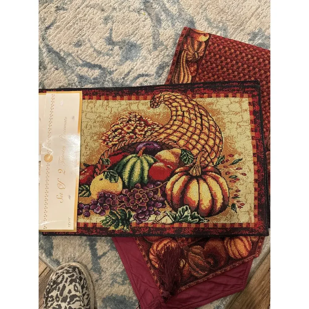 October Harvest ,  New 2 set of 2 placemats and‎ one table runner